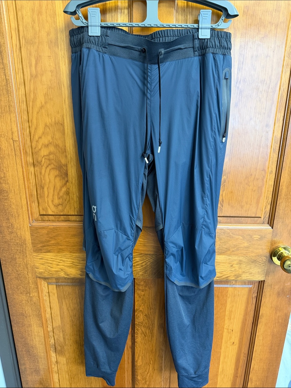 On Running Men's Blue/Charcoal Running Weather Pants Medium